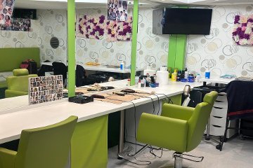 Black and White Extensions and Hair Care