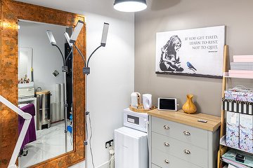 VC Beauty Studio (BE BROWN)